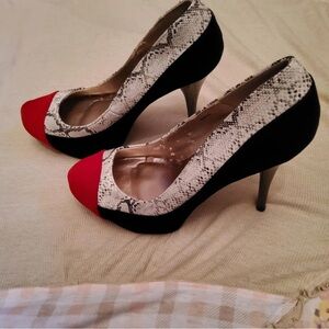 Chic Red and Black Snakeskin Pattern Heels